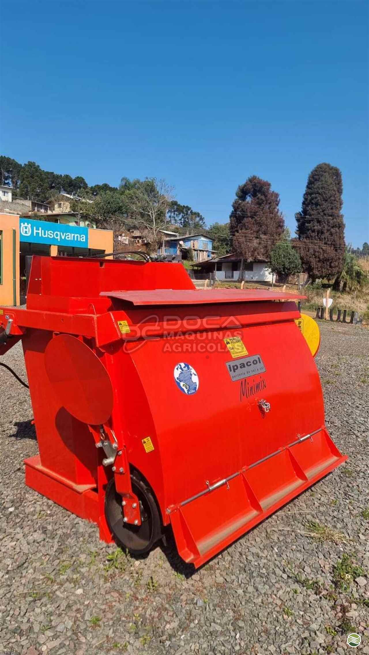 IMPLEMENTOS AGRICOLAS VAGAO FORRAGEIRO VAGÃO MISTURADOR Doca Máquinas Agrícolas FRAIBURGO SANTA CATARINA SC